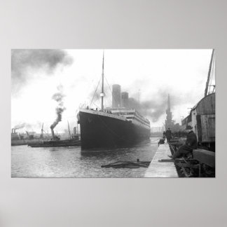Póster Titanic nos docas de Southampton