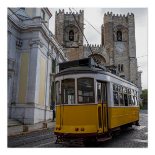 Póster Trama amarela na Catedral de Lisboa em Portugal