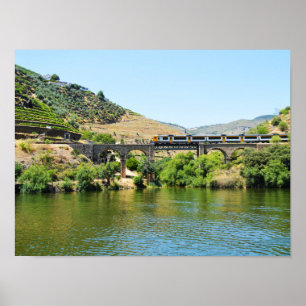 Poster Trem e o rio Douro em Portugal