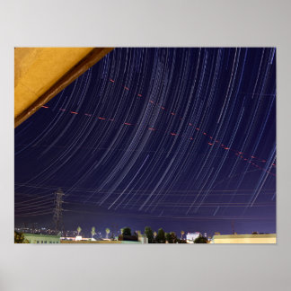 Poster Trilhas de Estrelas de Perseidas Sobre Luzes da Ci