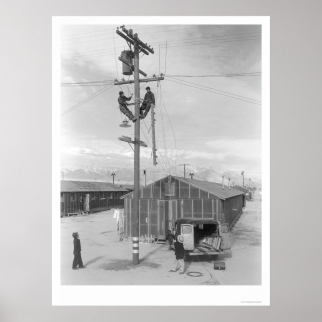 Póster Tripulação de Linha no Trabalho em Manzanar 1943 (Frente)