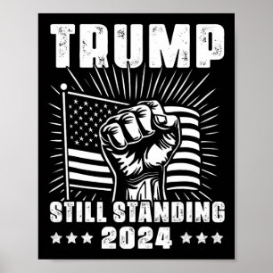 Poster Trump 2025 Ainda em Pé Bandeira Americana Donald T