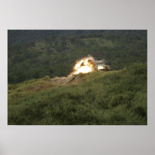 Poster Um fuzileiro naval marc uma batida direta