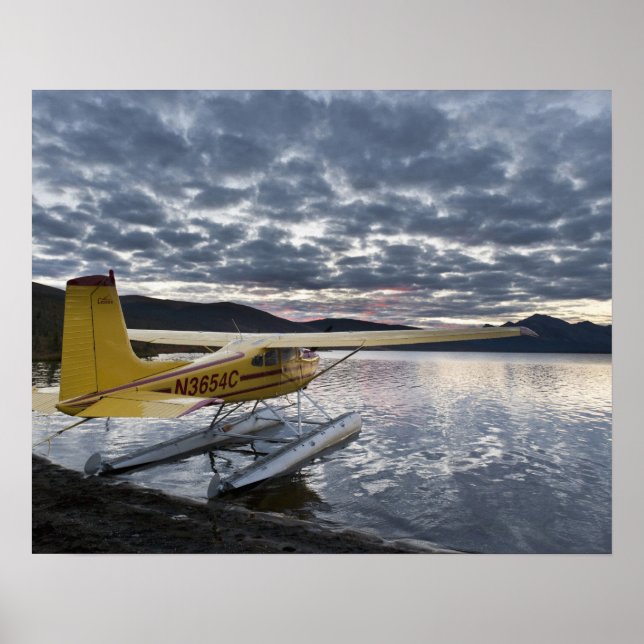 Poster Um hidroavião no pitoresco lago Takahula (Frente)
