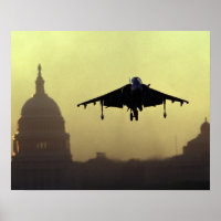 Um jato Harrier pousando na Alameda ao amanhecer c