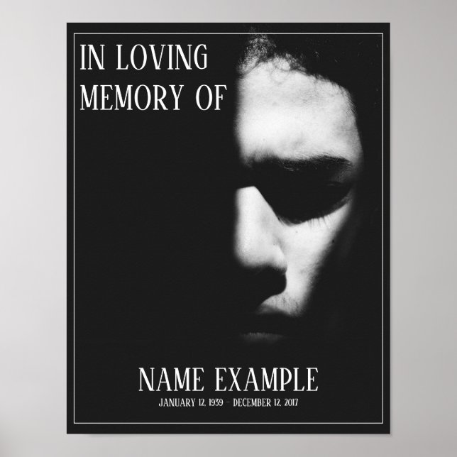 Poster Um rosto adormecido em meia sombra (Frente)