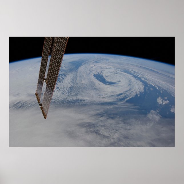 Poster Um Sistema De Baixa Pressão Atlântico De Médio. (Frente)