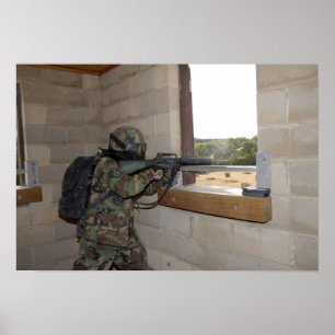 Poster Um soldado actua como uma força da oposição