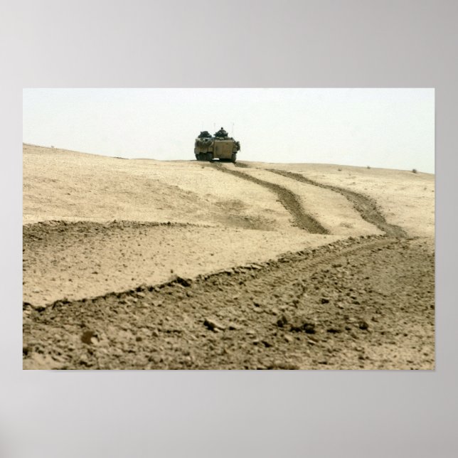 Poster Um veículo de assalto anfíbio (Frente)
