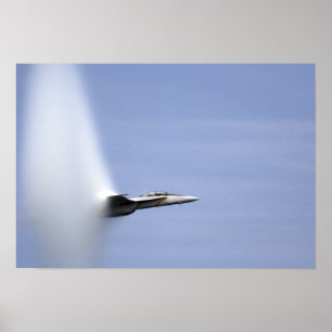 Poster Um zangão super de F/A-18E alcança a velocidade 
