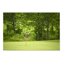 Uma bandeira americana em um Verde Golfe