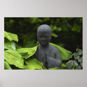 Póster Uma estátua de Buddha em um jardim da meditação