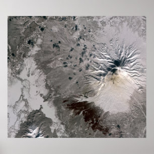 Póster Uma pluma rica em cinzas sobe