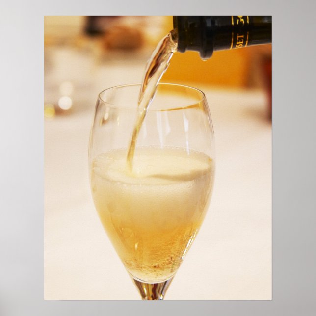 Poster Uma taça de flûte sendo enchida com Gosset (Frente)
