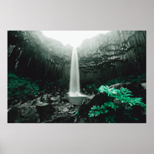Poster Uma vista incrível da cachoeira de Svartifoss. Ima