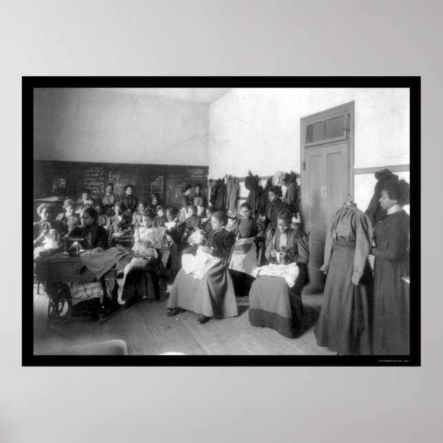 Póster Universidade Howard de Sewing 1900 (Frente)