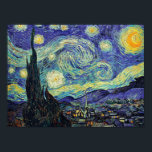 Póster Van Gogh está no Starry Night<br><div class="desc">A obra-prima de Van Gogh: Noite Estrelada. A Noite Estrelada é um óleo na canvas do pintor holandês poste-impressionista Vincent van Gogh. Pintado em junho de 1889, mostra a visão da janela voltada para leste do seu quarto de asilo na Santo-Rémy-de-Provence, pouco antes do nascer do sol, com a adição...</div>