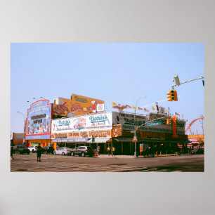 POSTER VEÍCULOS ESTACIONADOS NO LADO DA ESTRADA DURANTE O