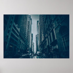 POSTER VEÍCULOS RODOVIÁRIOS ENTRE EDIFÍCIOS EM FOTÓGRAFO 