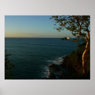 Póster Vela afastado no Seascape tropical do por do sol