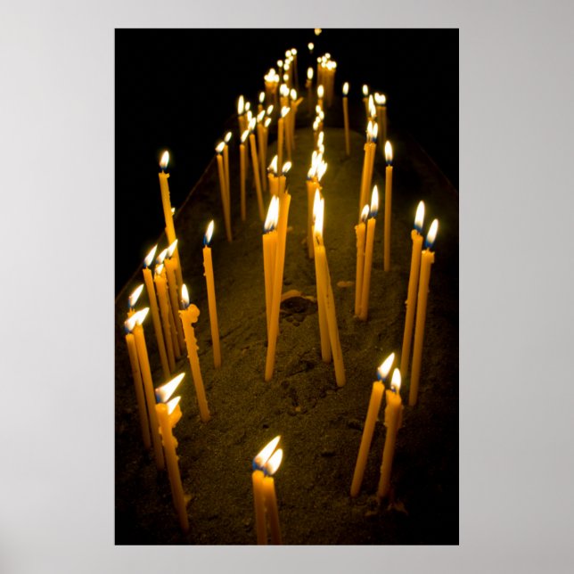 Poster Velas acenderam em uma igreja, Armênia (Frente)