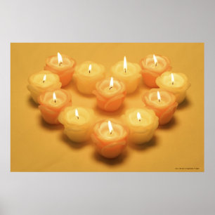 Póster Velas ardentes arranjadas em uma forma do coraçã