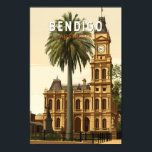 Poster Viagem Art Vintage da Austrália de Bendigo<br><div class="desc">Design de viagem do vetor retro Bendigo Bendigo é cidade de Victoria,  Austrália. Originalmente uma cidade de boom de correria do ouro,  é o lar da mina Dourada de Deborah Central do médio dos anos 1900.</div>