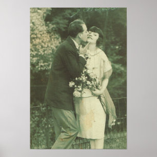 Poster Vintage France, Loving Casal, beijo e flores