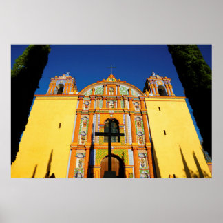 Poster Visão de Ângulo Baixo Da Igreja Ornamentado Amarel