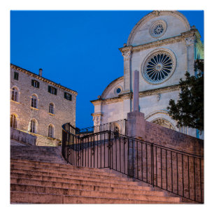 Póster Visão noturna das escadas e da igreja em Split, Cr