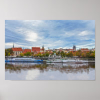 Vista da Cidade Antiga de Praga do Rio Vltava