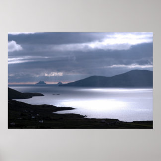 Póster vista de rochas esqueléticas