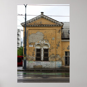 Poster Vista De Um Edifício Antigo Negligenciado