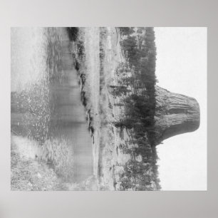 Póster Vista distante da torre do diabo com água no