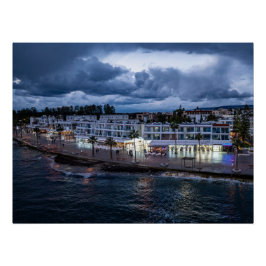 Póster Vista do drone do sotaque de Paphos à noite