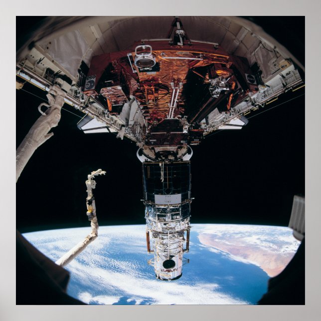 Póster Vista do Telescópio Hubble encaixado com Endeavor (Frente)