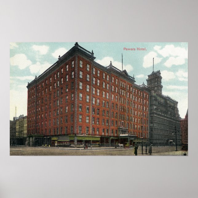 Póster Vista Exterior do Hotel Powers (Frente)
