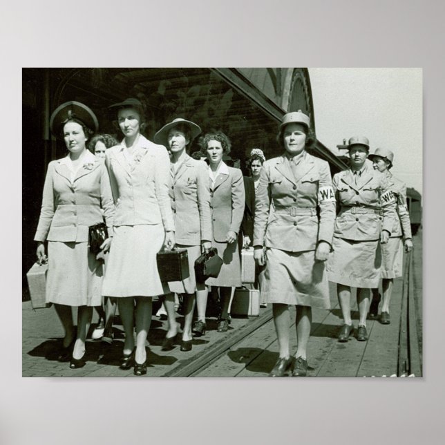 Poster WAAF Recruits Marching 1942 (Frente)