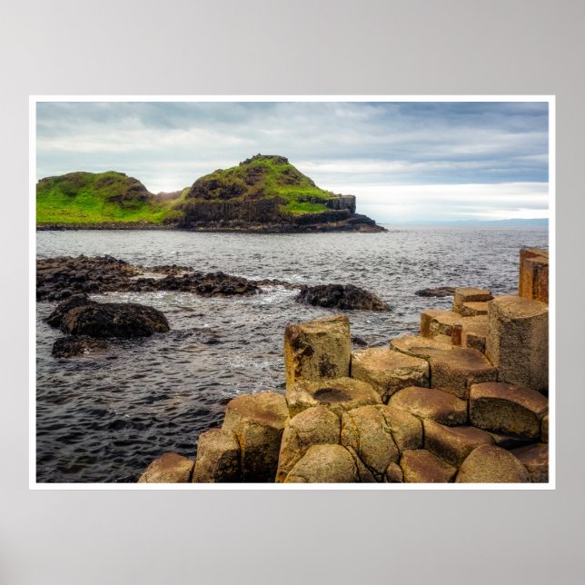 Poster Where Fire Meets Folklore: The Giant's Causeway  (Frente)