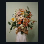 Póster Wild Flower Girl<br><div class="desc">Menina bonita segurando um buquê enorme de flores botânicas silvestres em sua cabeça</div>