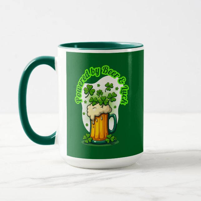 Powered by Beer St Patrick’s Day Shirt – caneca (Esquerda)