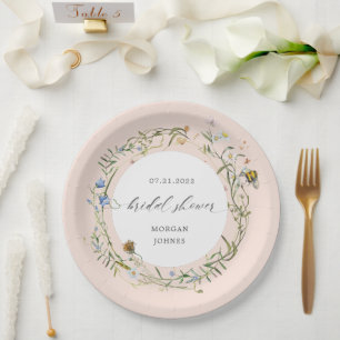 prado de flores silvestres elegante prato de papel
