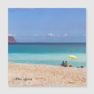 Praia de seixos em Altea, Costa Blanca, Espanha