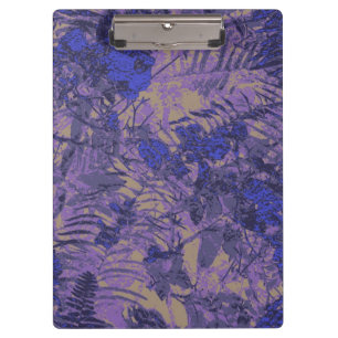 Pranchetas Camuflagem contra a flor azul