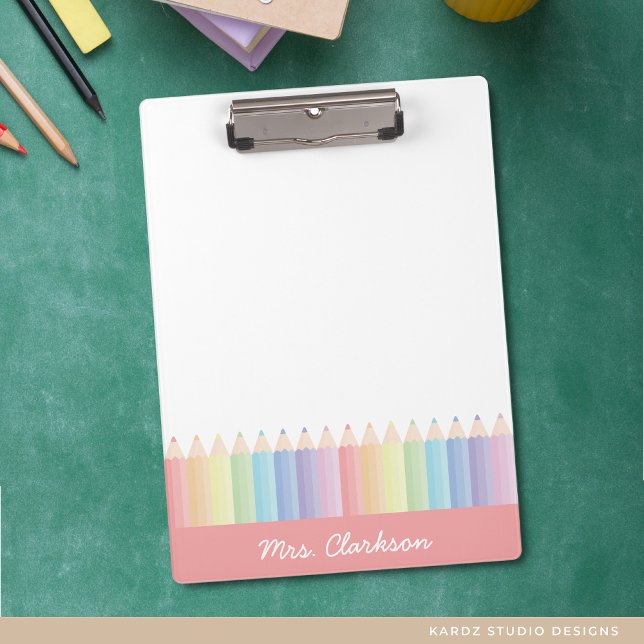 Pranchetas Lápis Arco-íris Personalizados para Professores (Personalize this pastel rainbow colored clipboard with the teacher's name. )