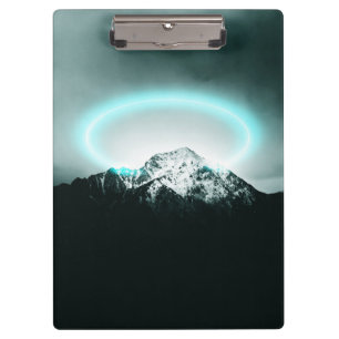 Pranchetas Misteriosa luz azul-neon da montanha nevada