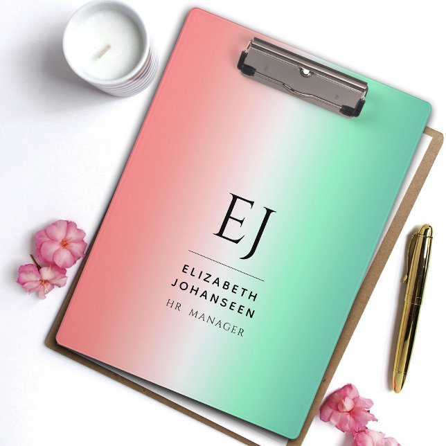 Pranchetas Monograma inicial do gradiente branco verde na mod (Criador carregado)