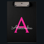 Pranchetas Nome de monograma feminino com escrita preta rosa<br><div class="desc">Prancheta de planejamento de nome de monograma preto e rosa quente. Isso torna o presente perfeito de aniversário de 16 anos,  casamento,  chá de panela de noiva,  aniversário de casamento,  chá de bebê ou despedida de solteira para alguém que ama luxo glamoroso e estilos chiques.</div>