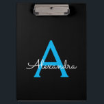 Pranchetas Nome do Monograma Girly de Script Preto Azul<br><div class="desc">Área de Transferência de Planeamento do Nome do Monograma Preto e Azul. Isto faz o doce e perfeito aniversário de 16 anos,  casamento,  chá de panela,  aniversário,  chá de fraldas ou festa de solteira presente para alguém que ama luxo de luxo e estilos quíticos.</div>