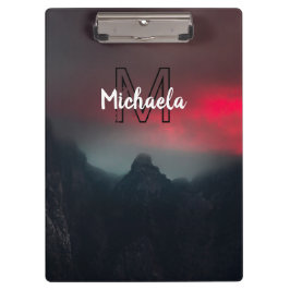 Pranchetas Nuvens a arder, nevoeiro e monograma das montanhas